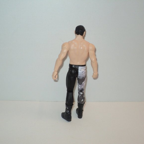 Aiden English WWE Basic Action Figure Wrestling 2017 Mattel 6 3/4" High - Picture 3 of 4